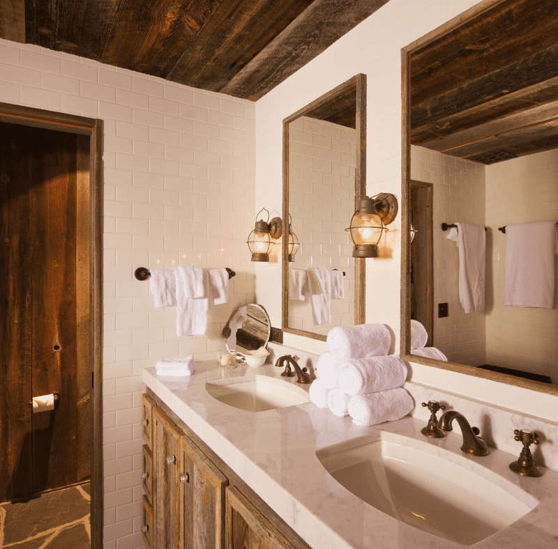 15 Small Rustic Bathroom Ideas to Stay Cozy In Winter