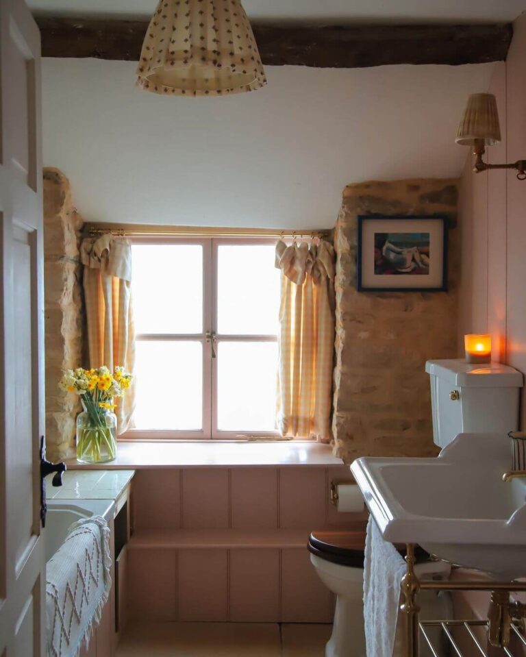 17 Perfect French Cottage Bathroom Ideas for Small Bathrooms ...