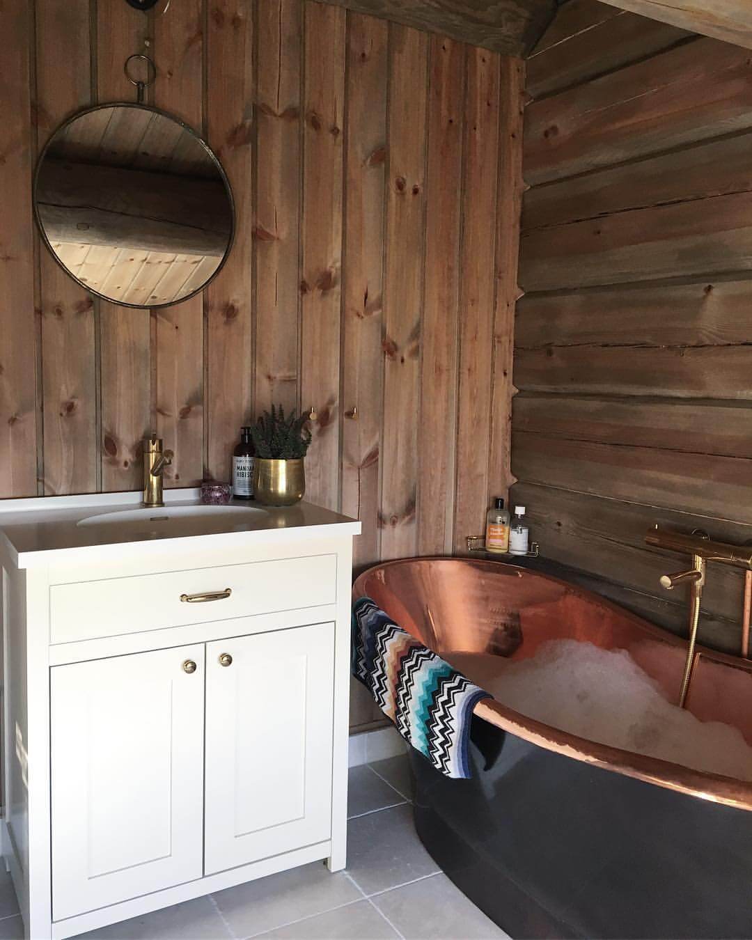 20 Cozy Cabin Bathroom Ideas for Small Bathrooms - Romanticizing Rachel