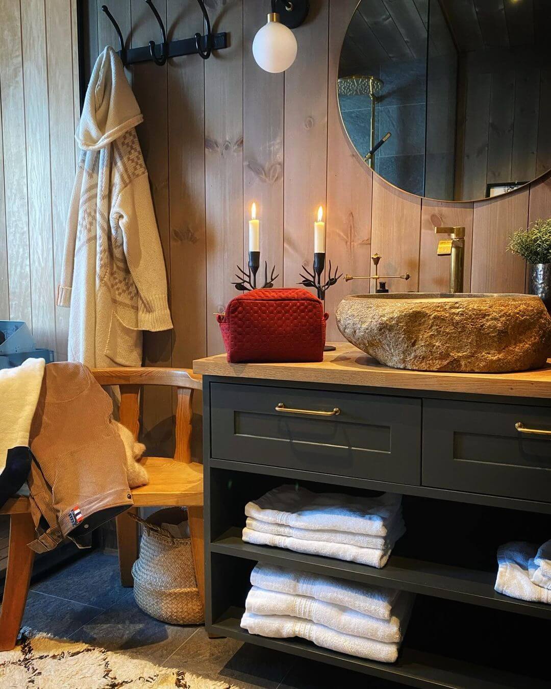 20 Cozy Cabin Bathroom Ideas for Small Bathrooms - Romanticizing Rachel