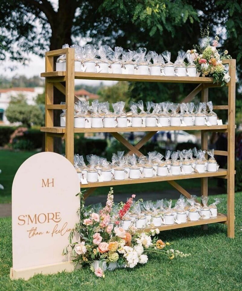 33 Beyond Beautiful Rustic Fall Wedding Ideas on a Budget - Romanticizing Rachel