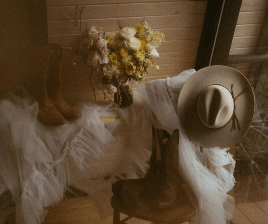 27 Creative Western Wedding Ideas Your Guests Will Obsess Over - Romanticizing Rachel
